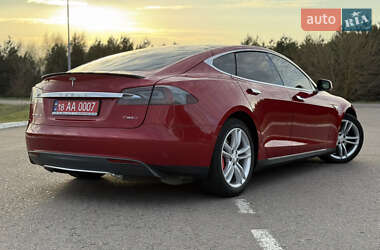 Лифтбек Tesla Model S 2015 в 