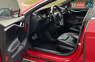 Лифтбек Tesla Model S 2015 в 