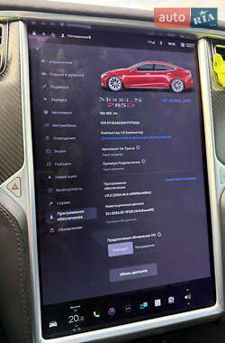 Лифтбек Tesla Model S 2015 в 