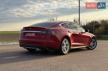 Лифтбек Tesla Model S 2015 в 