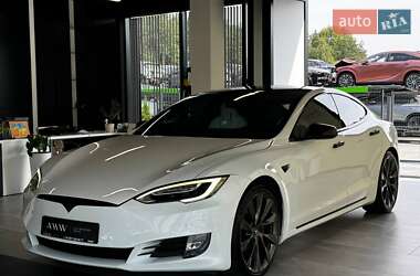 Ліфтбек Tesla Model S 2020 в 