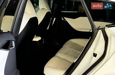 Ліфтбек Tesla Model S 2020 в 