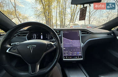 Лифтбек Tesla Model S 2017 в 
