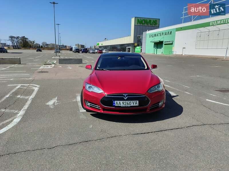 Ліфтбек Tesla Model S 2014 в Києві
