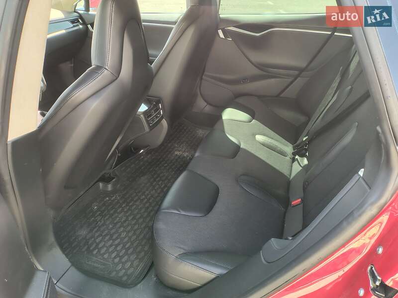 Ліфтбек Tesla Model S 2014 в Києві