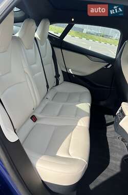 Лифтбек Tesla Model S 2020 в 
