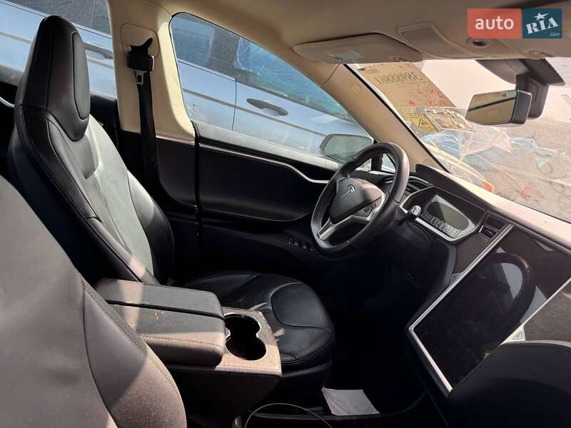 Лифтбек Tesla Model S 2013 в Львове