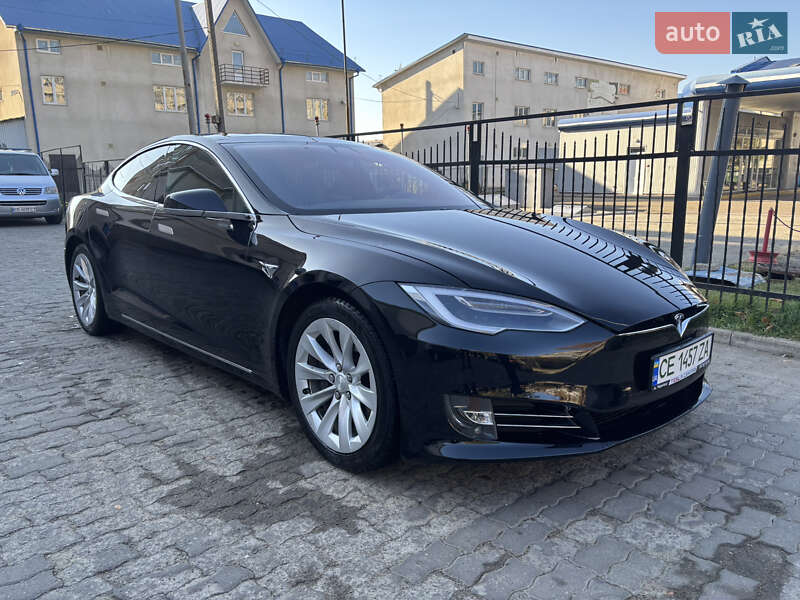 Лифтбек Tesla Model S 2017 в 