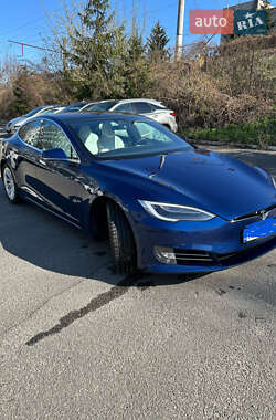 Лифтбек Tesla Model S 2017 в 
