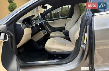 Лифтбек Tesla Model S 2015 в 