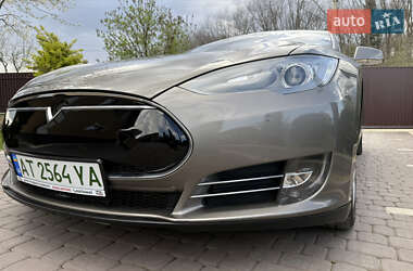 Лифтбек Tesla Model S 2015 в 