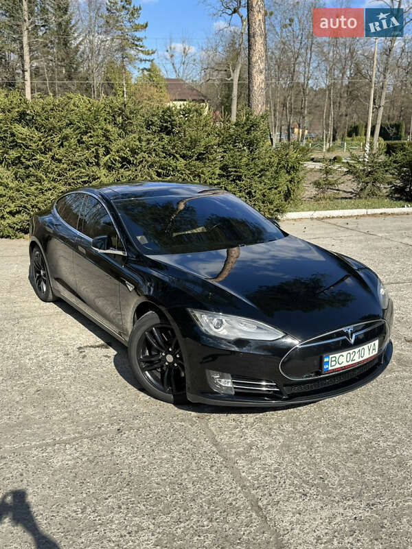 Ліфтбек Tesla Model S 2014 в Шепетівці