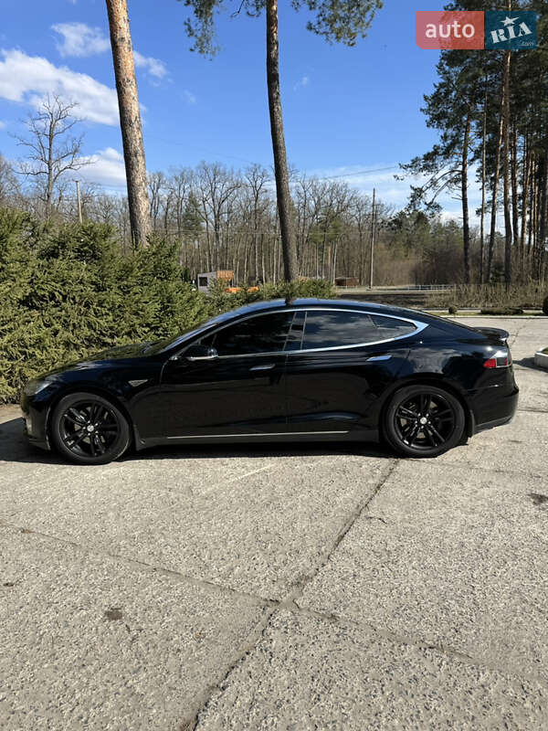Ліфтбек Tesla Model S 2014 в Шепетівці