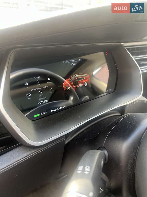 Лифтбек Tesla Model S 2015 в Киеве