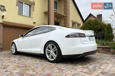 Ліфтбек Tesla Model S 2015 в 