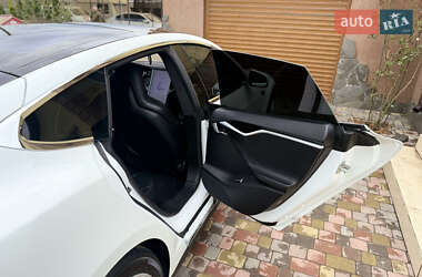 Ліфтбек Tesla Model S 2015 в 