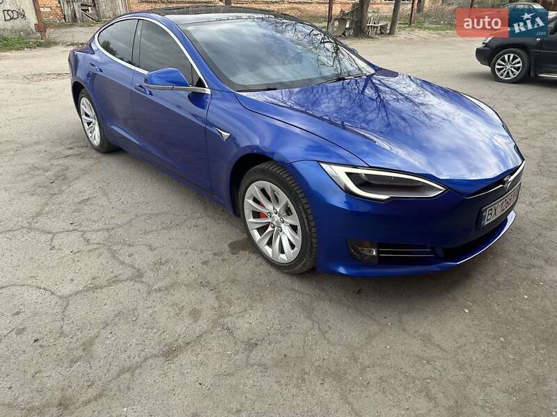Tesla Model S 2018