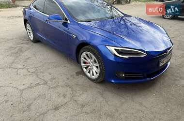 Лифтбек Tesla Model S 2018 в 
