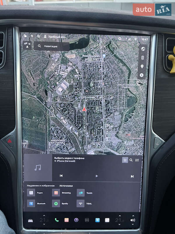 Лифтбек Tesla Model S 2016 в Кривом Роге