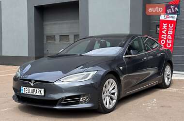 Лифтбек Tesla Model S 2018 в 