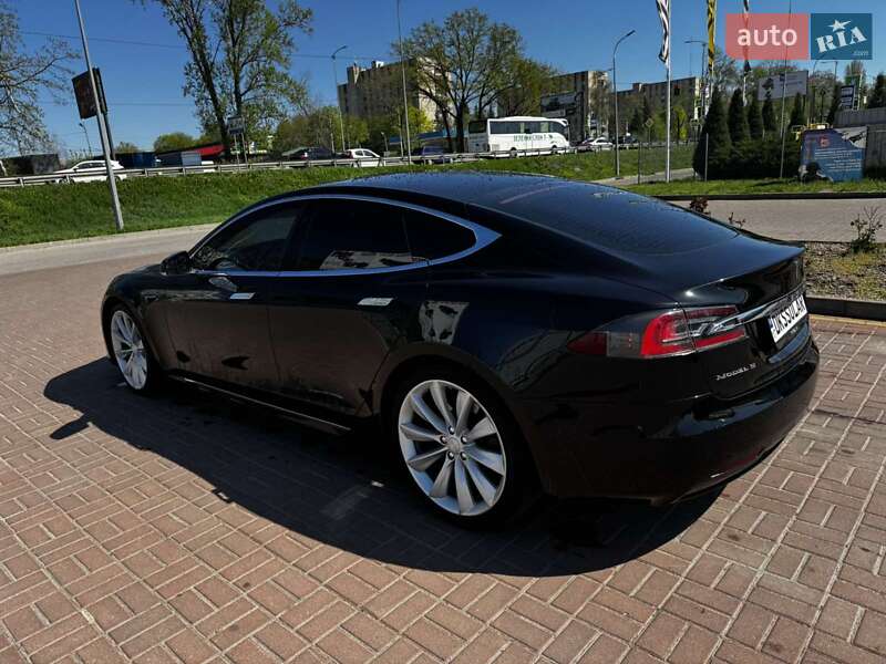 Лифтбек Tesla Model S 2017 в Полтаве