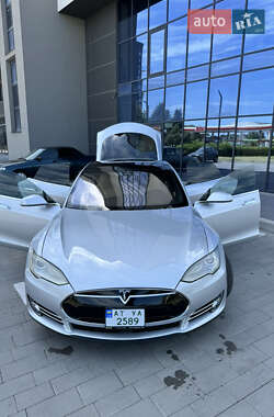 Ліфтбек Tesla Model S 2014 в Івано-Франківську