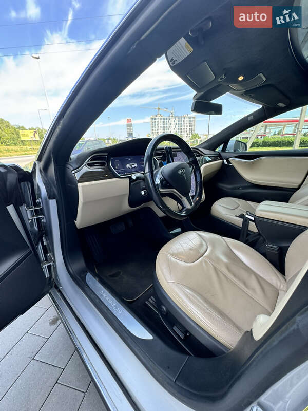 Лифтбек Tesla Model S 2014 в Ивано-Франковске