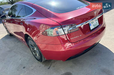 Ліфтбек Tesla Model S 2017 в 