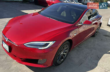 Ліфтбек Tesla Model S 2017 в 
