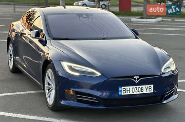 Лифтбек Tesla Model S 2016 в 