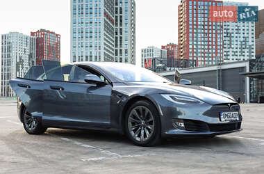 Ліфтбек Tesla Model S 2019 в 