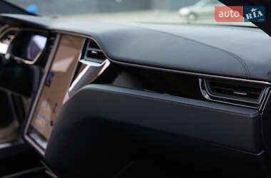Ліфтбек Tesla Model S 2019 в 