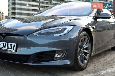Ліфтбек Tesla Model S 2019 в 