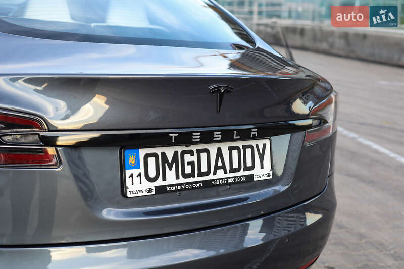 Лифтбек Tesla Model S 2019 в Киеве