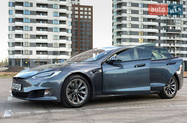 Ліфтбек Tesla Model S 2019 в 