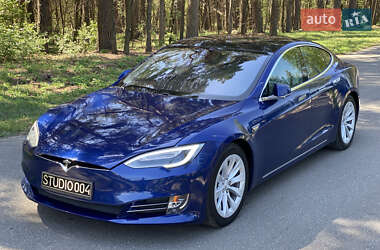 Лифтбек Tesla Model S 2015 в 