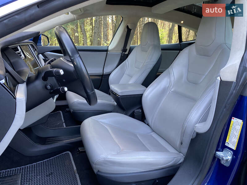 Ліфтбек Tesla Model S 2015 в Бучі