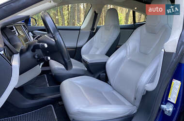 Лифтбек Tesla Model S 2015 в 