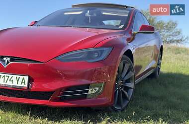 Лифтбек Tesla Model S 2013 в 
