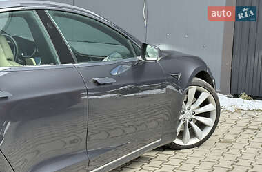 Лифтбек Tesla Model S 2017 в 