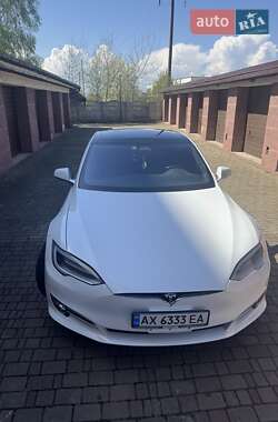 Лифтбек Tesla Model S 2017 в 