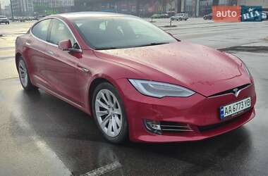 Лифтбек Tesla Model S 2017 в 