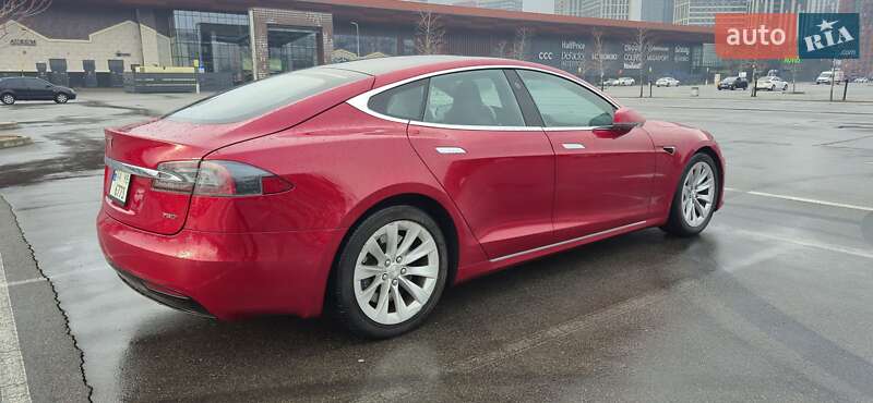 Лифтбек Tesla Model S 2017 в Киеве