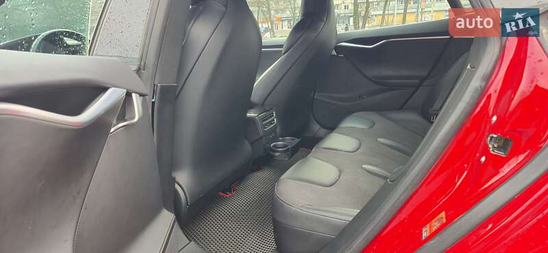 Ліфтбек Tesla Model S 2017 в Києві