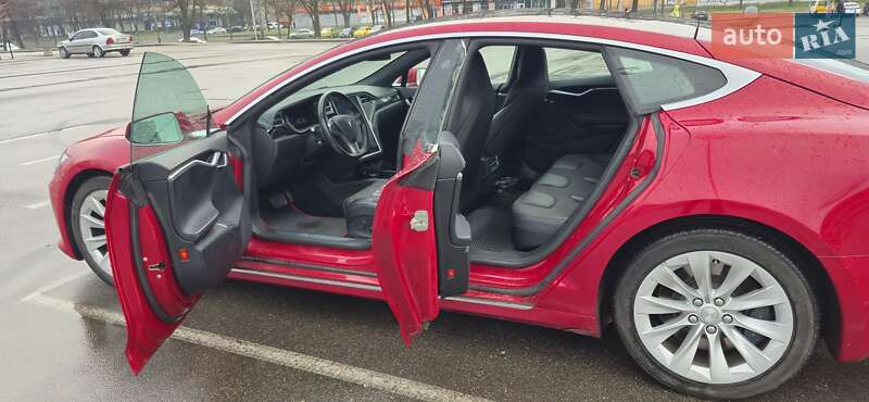Ліфтбек Tesla Model S 2017 в Києві