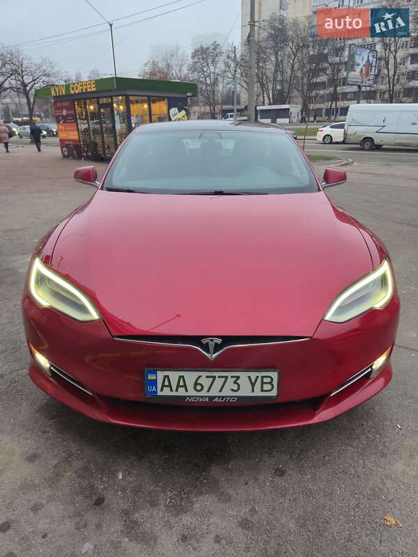 Ліфтбек Tesla Model S 2017 в Києві