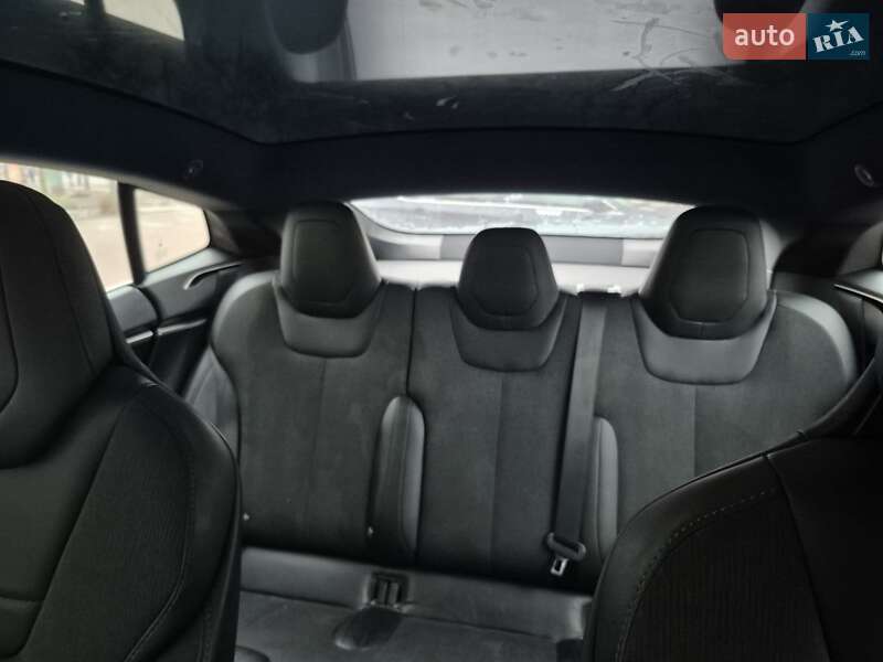 Лифтбек Tesla Model S 2017 в Киеве