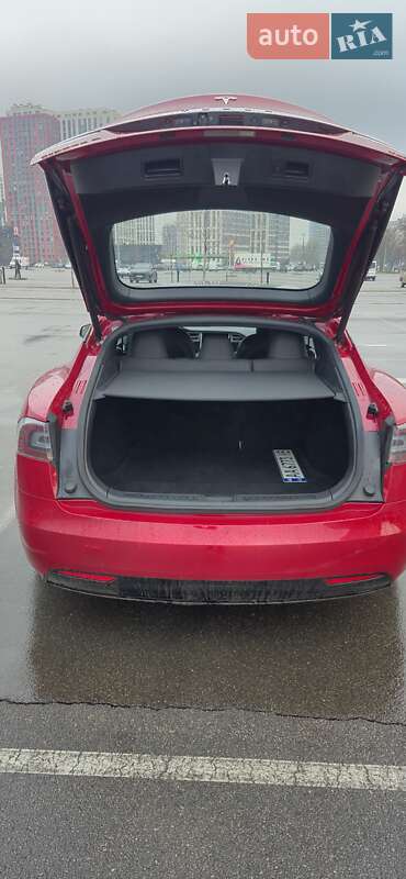 Ліфтбек Tesla Model S 2017 в Києві