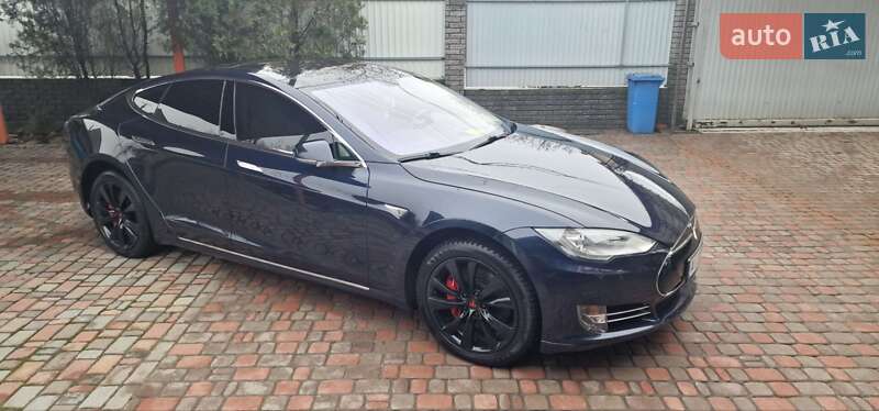 Лифтбек Tesla Model S 2014 в Киеве