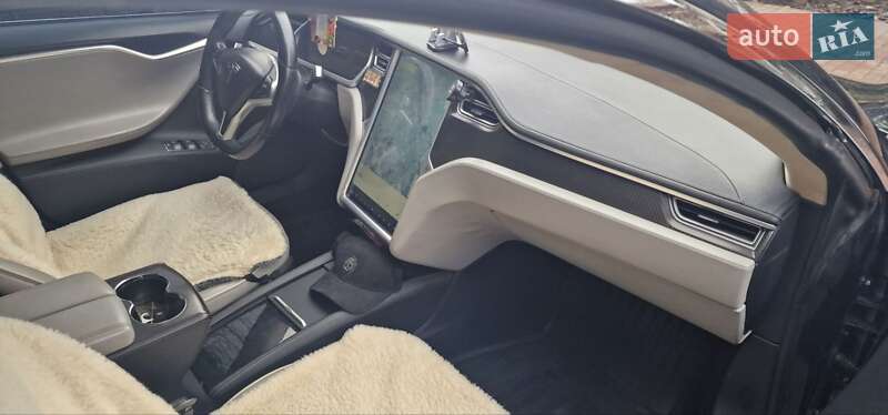 Лифтбек Tesla Model S 2014 в Киеве